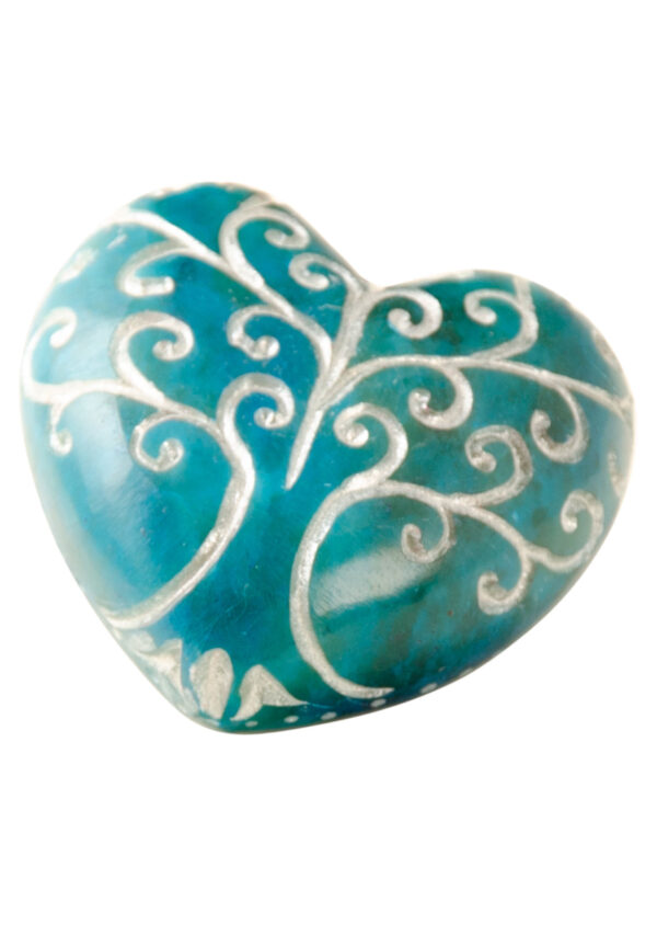 Hand carved soapstone heart paperweight - Image 6
