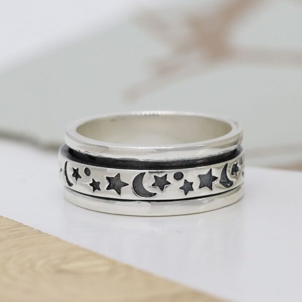 moon and stars spinning ring