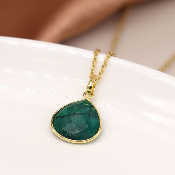 14k gold and emerald teardrop necklace pendance Wildwood Cornwall